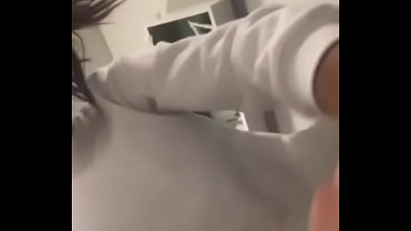 Arab girl from Salima who likes to move her ass